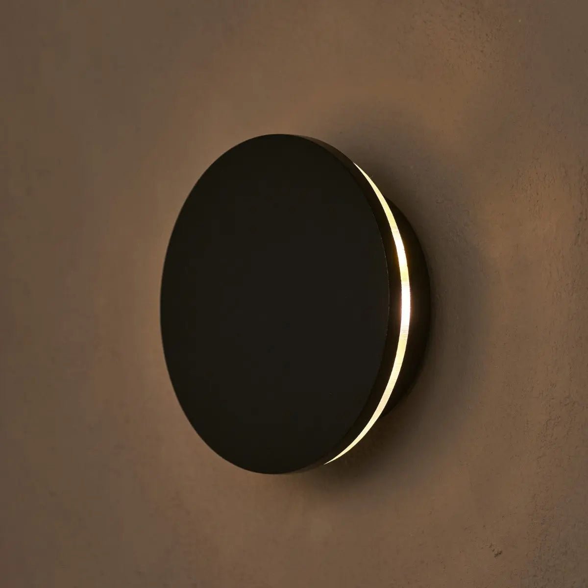 Lou Black Cordless Wall Light – Rechargeable & Dimmable with Touch Control Tavellio