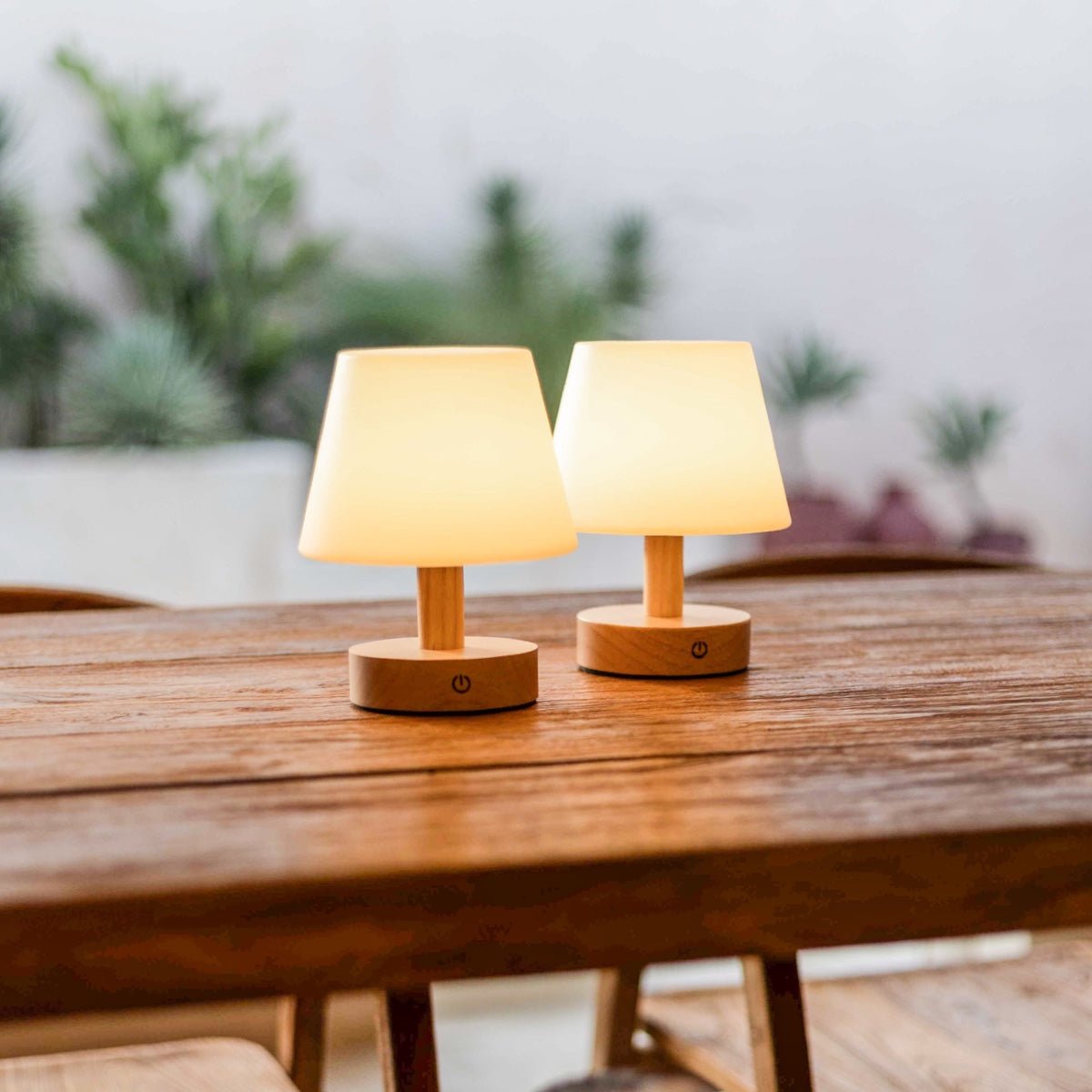 Teddy Light Brown Wooden Rechargeable Table Lamp – Dimmable, USB-C, 100-Hour Battery Life Tavellio