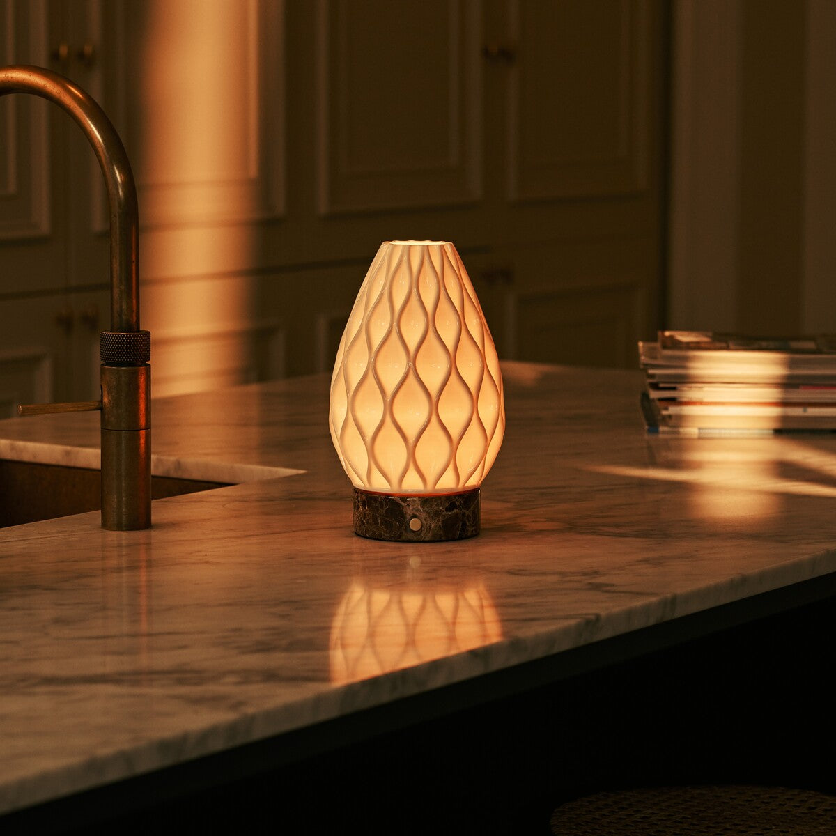 Vela Dark Brown, Emperador Dark Marble Cordless Table Lamp | 3D-Printed Porcelain, Dimmable & Up to 100 Hours of Battery Life