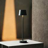 Combi Set Professional – 8 x Vondel Mini Stone Grey Rechargeable Table Lamps & 1 x Central Station Wireless Charging Station with Q1-Technology – Perfect for Restaurants, Hospitality & Hotels Tavellio