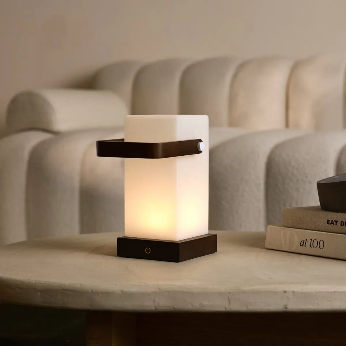 Harper Dark Brown Wooden Lamp – Cordless Rechargeable Table Lamp with Handle Tavellio