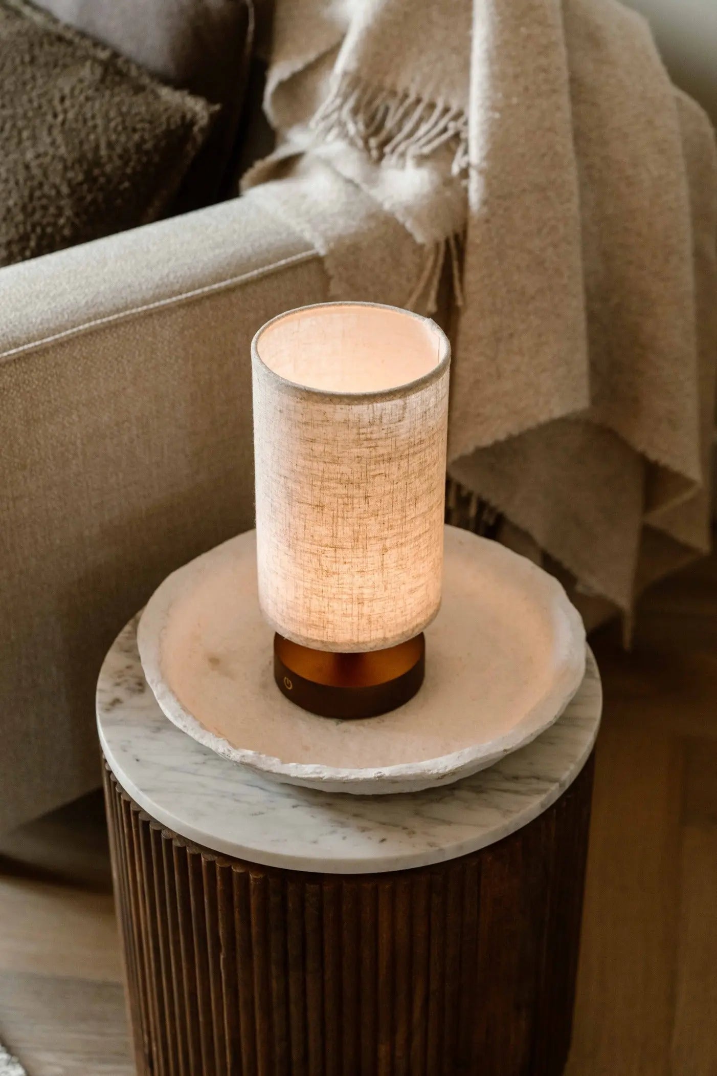 Ben Dark Brown Wooden Dark Brown Table Lamp – Rechargeable, Dimmable, USB-C Powered Tavellio