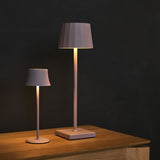 Ensemble combiné professionnel – 4 lampes de table rechargeables Wouter Brun Taupe et 1 station de charge sans fil Amstel avec technologie Qi – Idéal pour les restaurants, l'hôtellerie et les hôtels