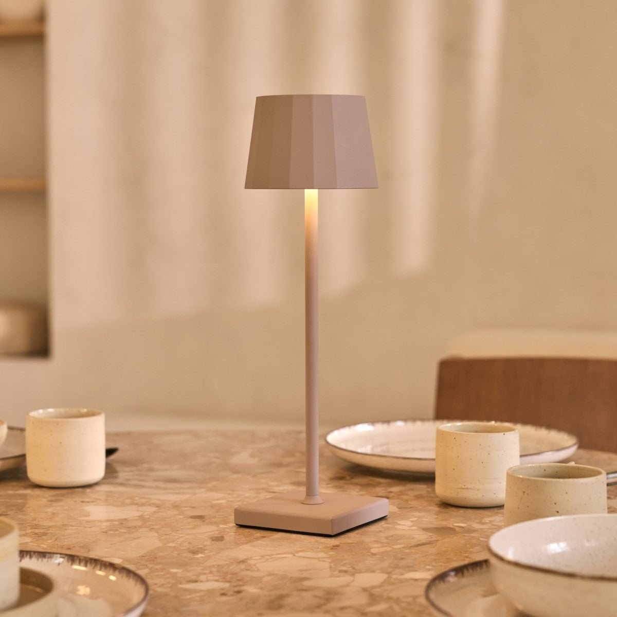 Wouter Koala Brown Rechargeable Table Lamp – Wireless Charging, Dimmable, 120-Hour Battery Life