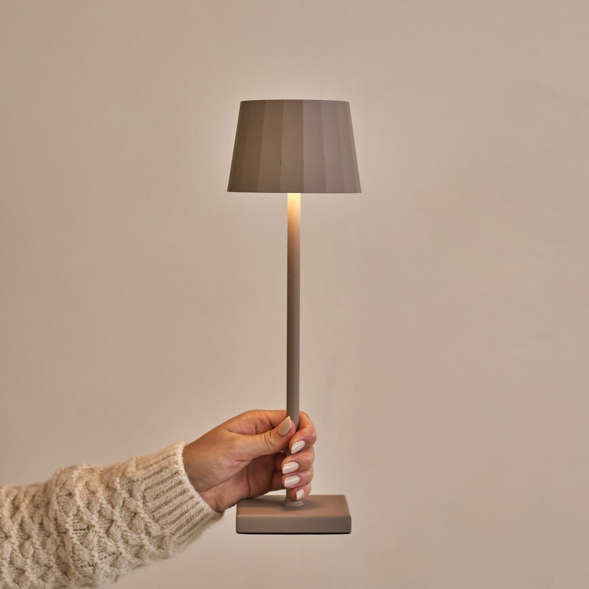 Wouter Koala Brown Rechargeable Table Lamp – Wireless Charging, Dimmable, 120-Hour Battery Life