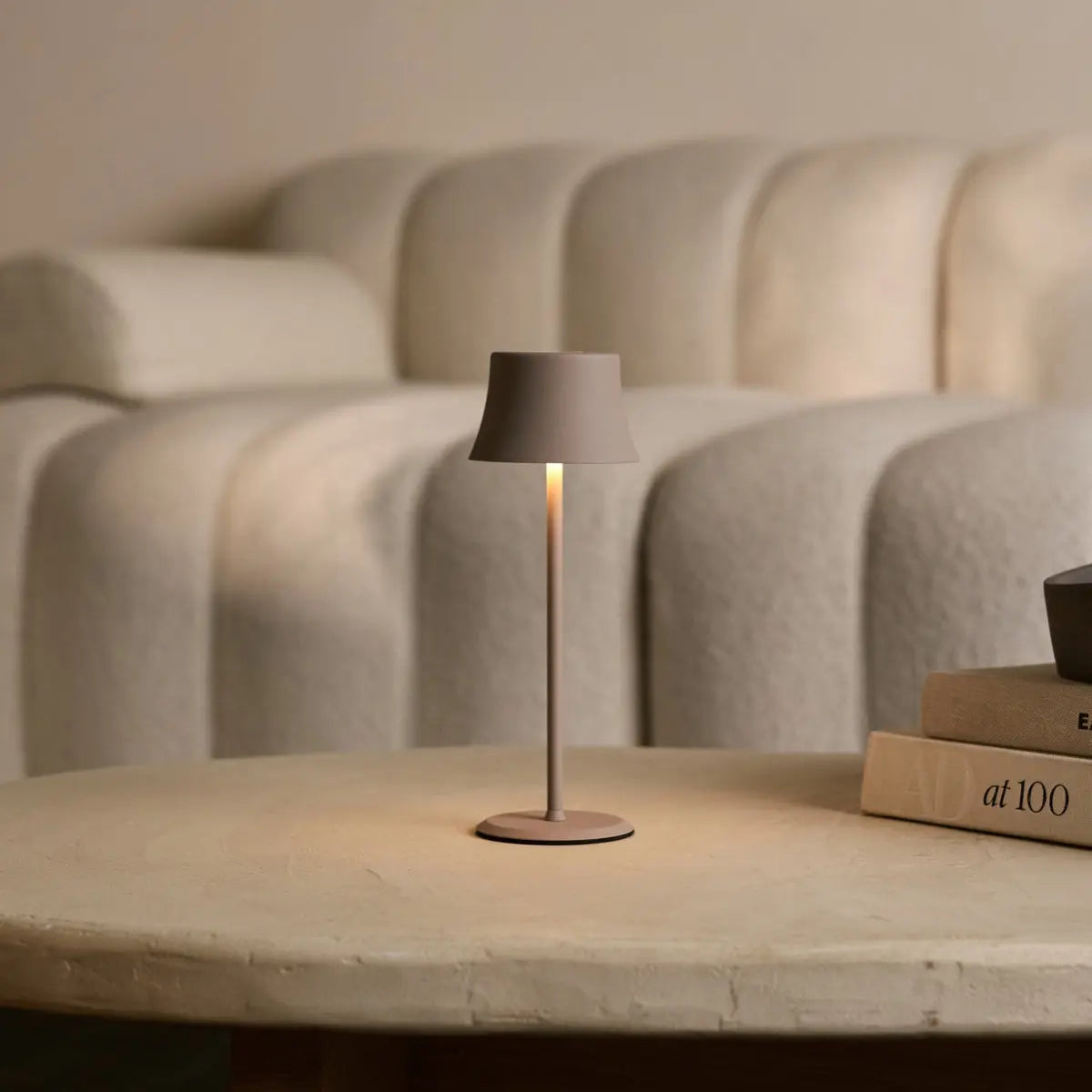Willy Mini Koala Grey Rechargeable Table Lamp – Cordless, Dimmable, 80-Hour Battery Tavellio