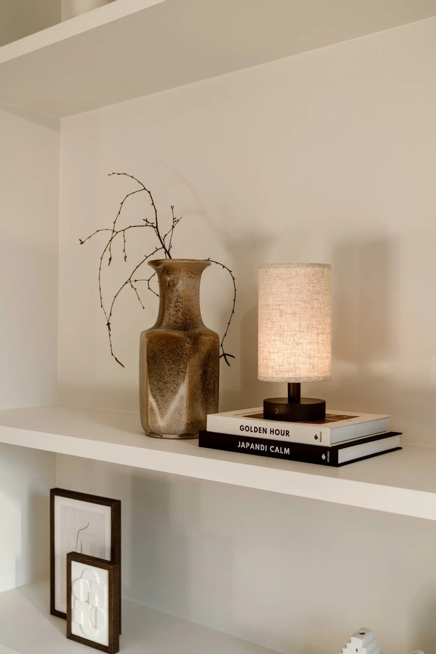 Ben Dark Brown Wooden Dark Brown Table Lamp – Rechargeable, Dimmable, USB-C Powered Tavellio