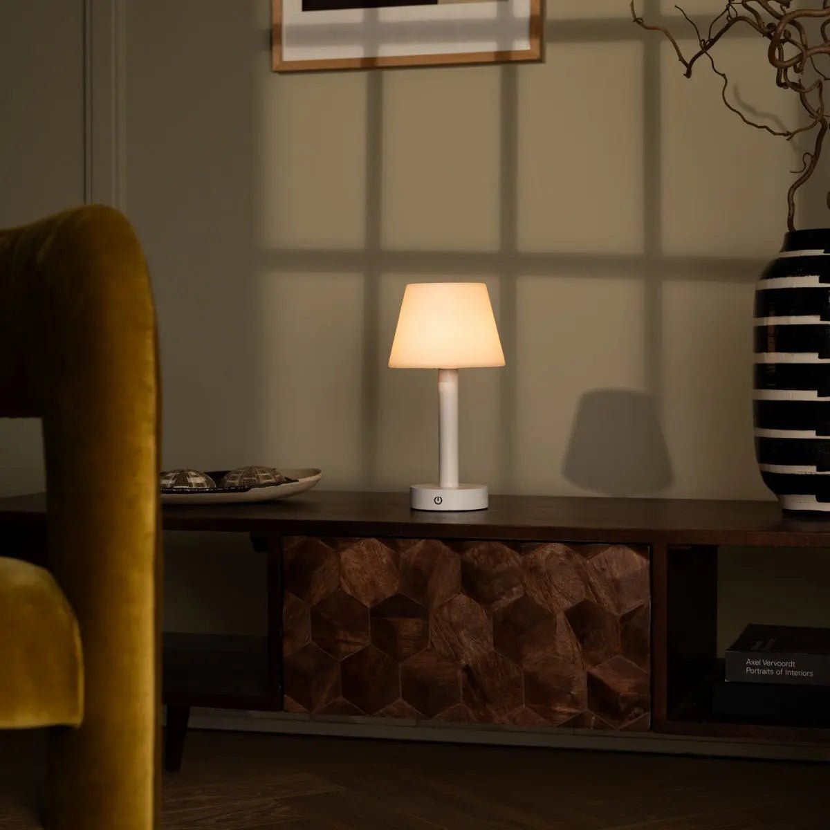 Zoë White Wooden Rechargeable Table Lamp | Cordless, Dimmable, USB-C, 80-Hour Battery Tavellio