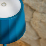 Wouter Delftware Blue Rechargeable Table Lamp – Wireless Charging, Dimmable, 120-Hour Battery Life Tavellio