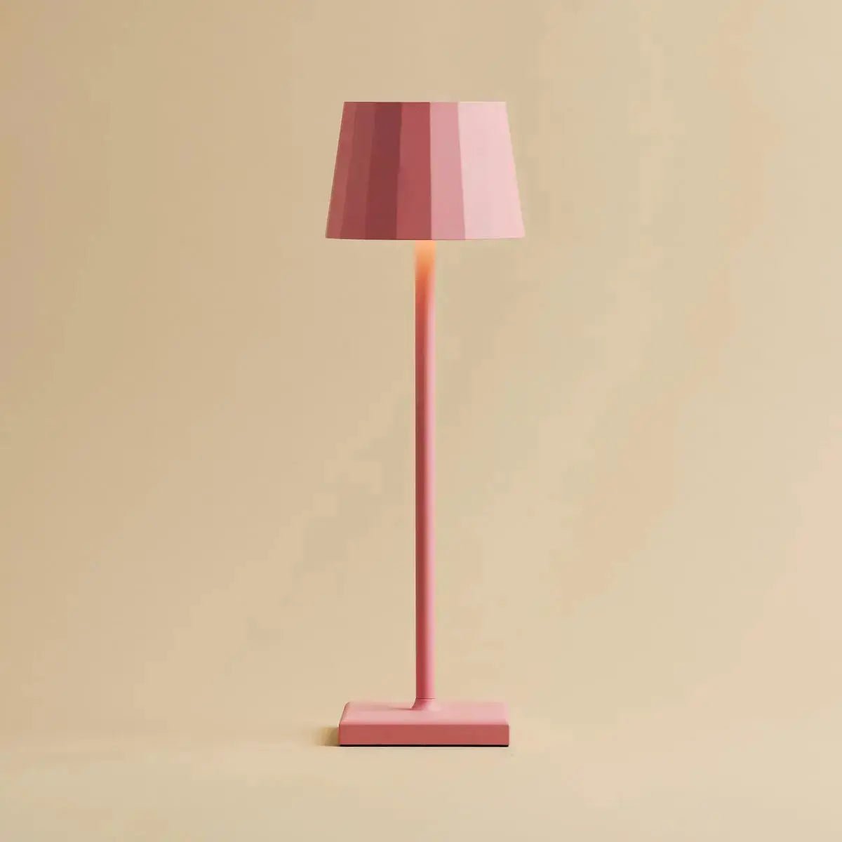 Wouter Flamingo Pink Rechargeable Table Lamp – Wireless Charging, Dimmable, 120-Hour Battery Life Tavellio