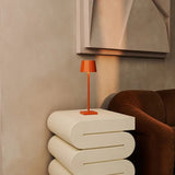 Wouter Orange Blossom Rechargeable Table Lamp – Wireless Charging, Dimmable, 120-Hour Battery Life Tavellio
