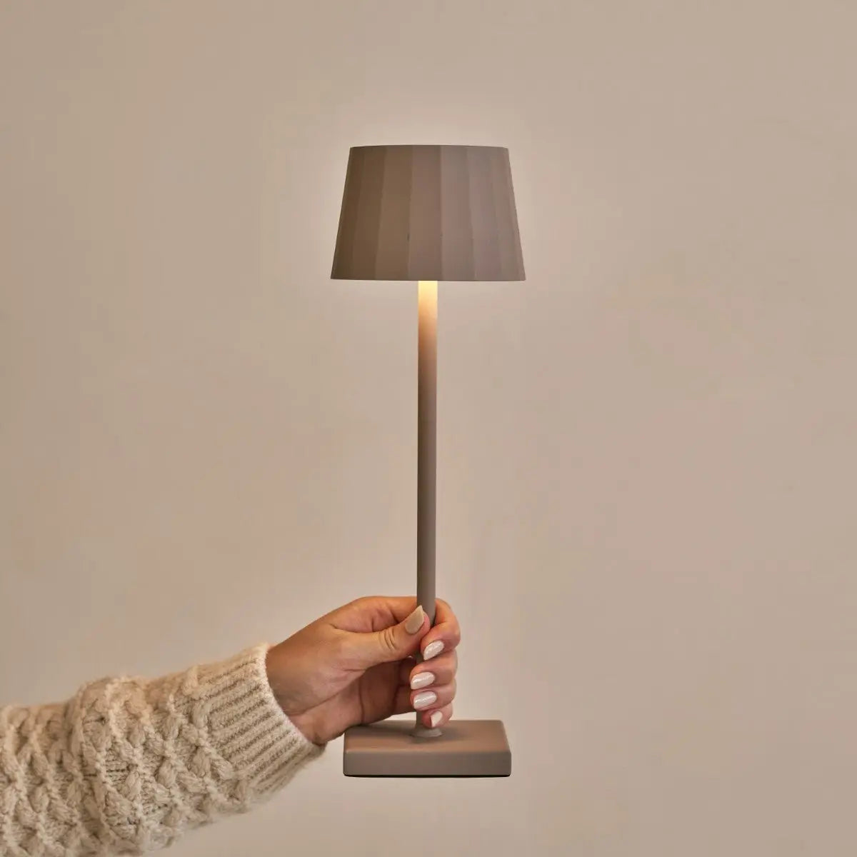 Wouter Koala Brown Rechargeable Table Lamp – Wireless Charging, Dimmable, 120-Hour Battery Life