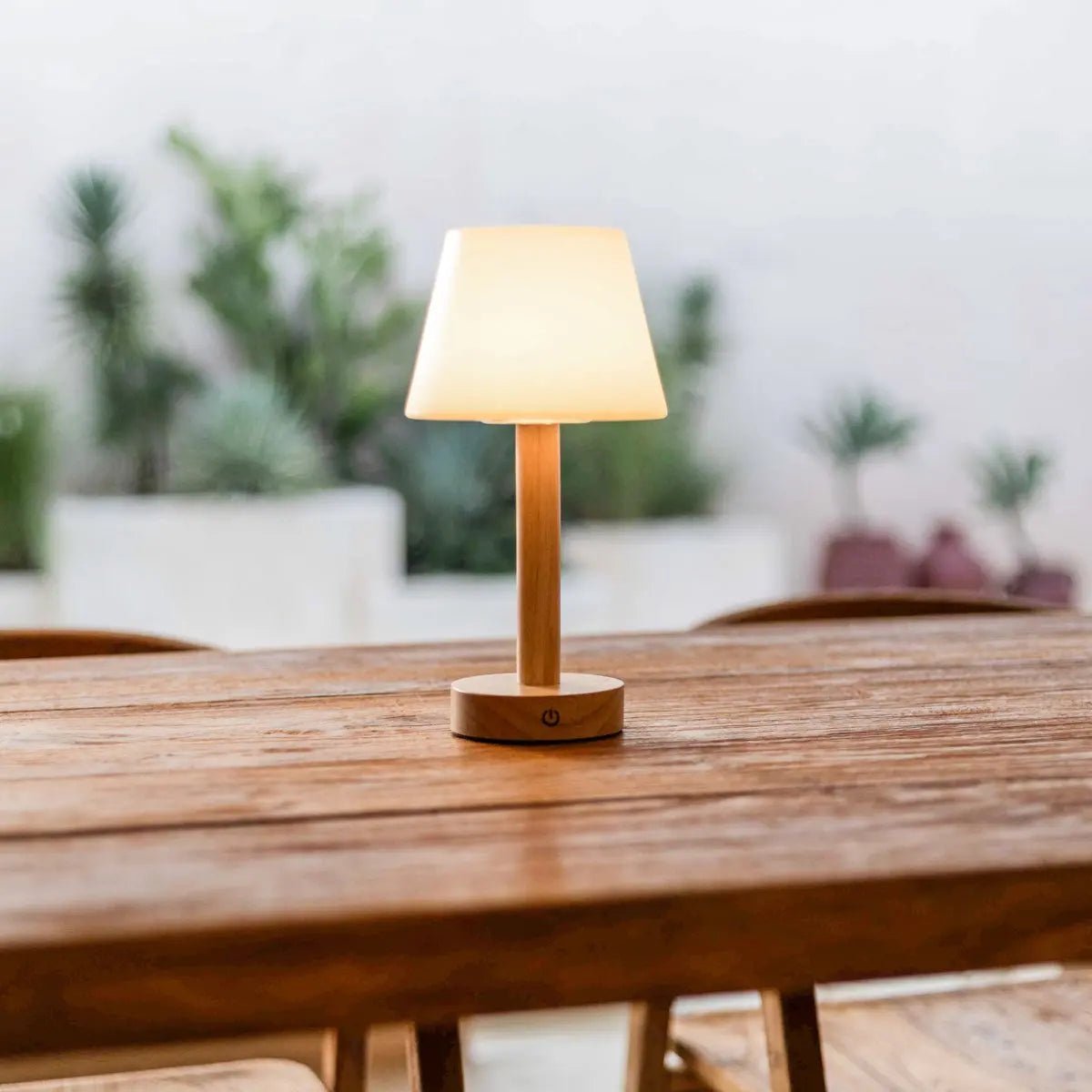 Zoë Light Brown Wooden Rechargeable Table Lamp | Dimmable, USB-C, 80-Hour Battery Tavellio