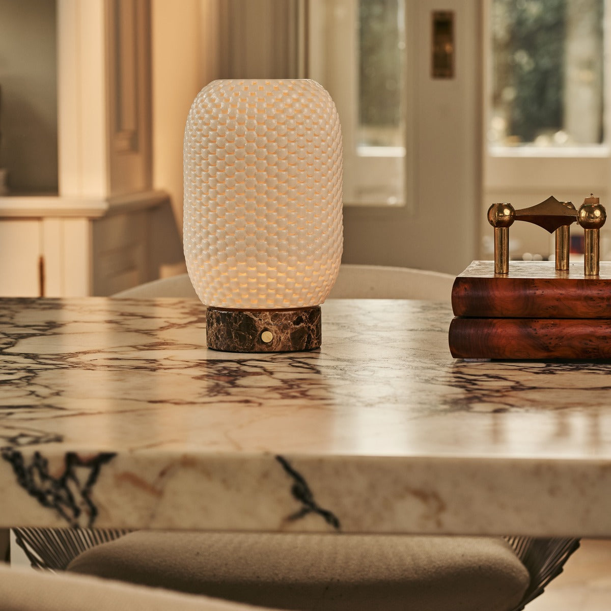 Aurora Dark Brown – Emperador Dark Marble Cordless Table Lamp | 3D-Printed Porcelain, Dimmable & Up to 100 Hours of Battery Life