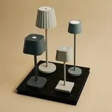 Combi Set Professional – 4 x De Pijp Mini Mouse Grey Rechargeable Table Lamps & 1 x Amstel Wireless Charging Station with Qi-Technology Tavellio
