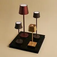 Combi Set Professional – 4 x De Pijp Mini Mocha Brown Rechargeable Table Lamps & 1 x Amstel Wireless Charging Station with Qi-Technology Tavellio